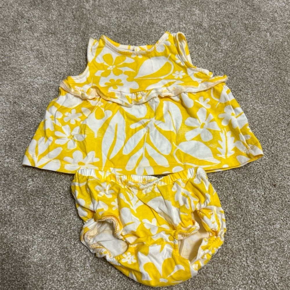Carter’s baby dress and bloomers set